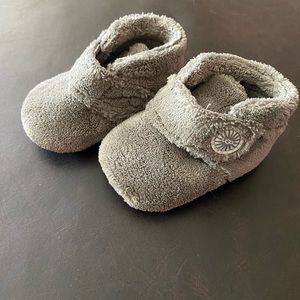 Infant UGG slippers size 2/3